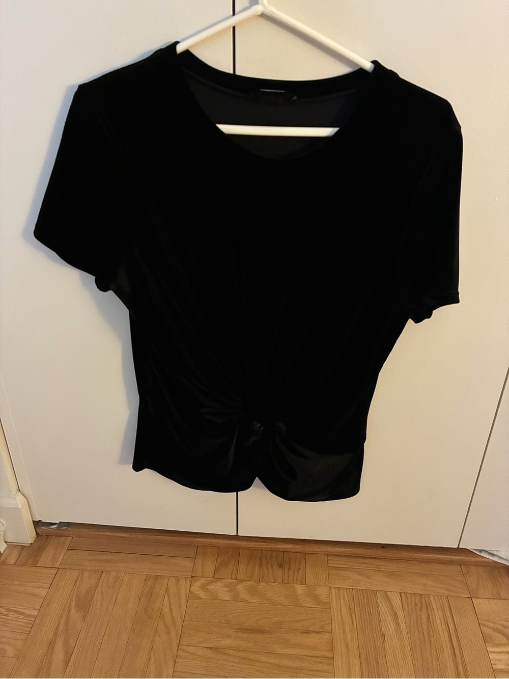 NWOT! Aqua Velvet Black Knotted Front Short Sleeve Top - Women